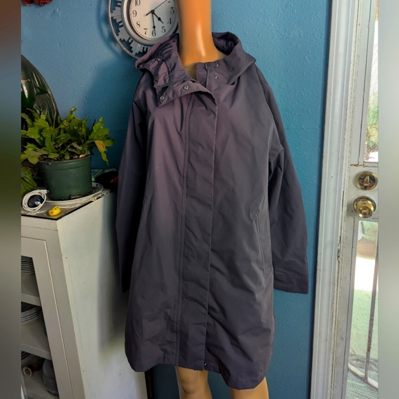 Atleta Women's Gray Jacket - Picture 1 of 6